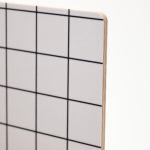 schneidebrett detailaufnahme, rueckseite, furniertes holz