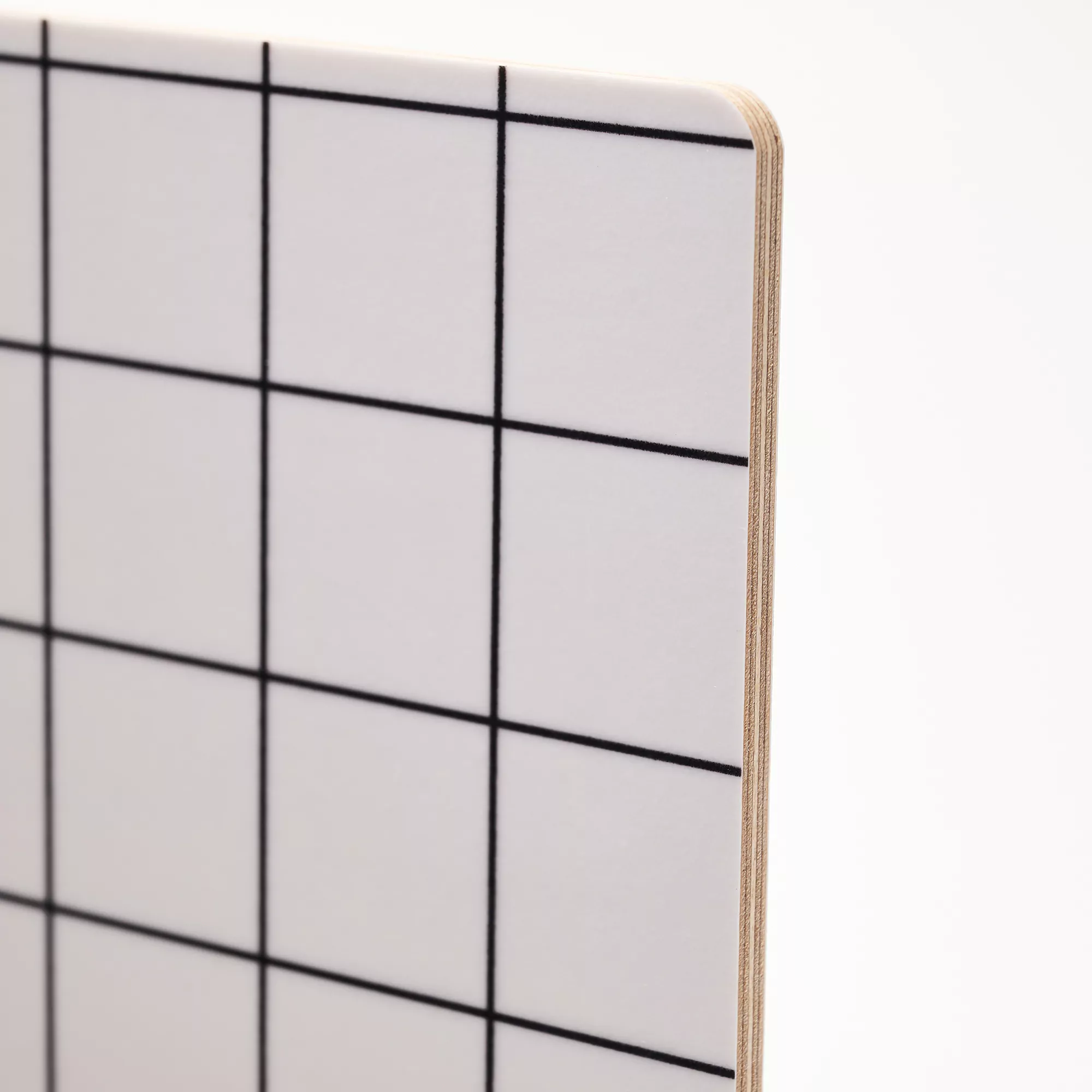 schneidebrett detailaufnahme, rueckseite, furniertes holz