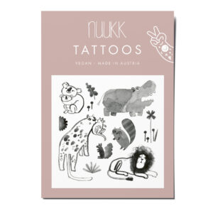 nuukk nachhaltige Kindertattoos Nilpferd mit Illustrationen von Karin Lubenau. Aquarellzeichnungen in Schwarz von Nilpferd, Löwe, Waschbär, Koala, Eichhörnchen