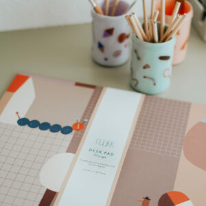 Deskpad nuukk moodshots cutestwormintown web scaled 3