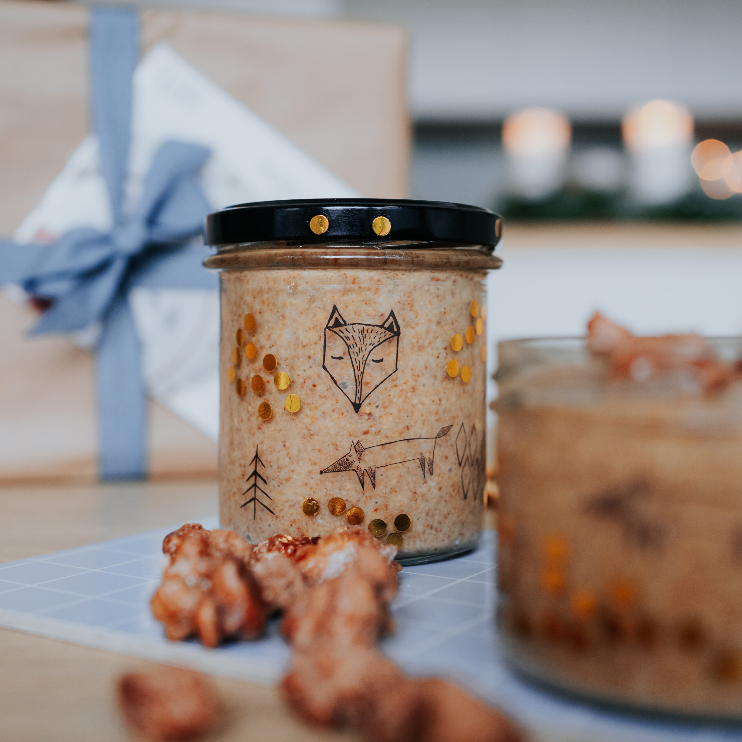 nuukk, Mandelaufstrich selber machen, Glas verzieren, Weihnachtsgeschenk, Porzellansticker Fuchs