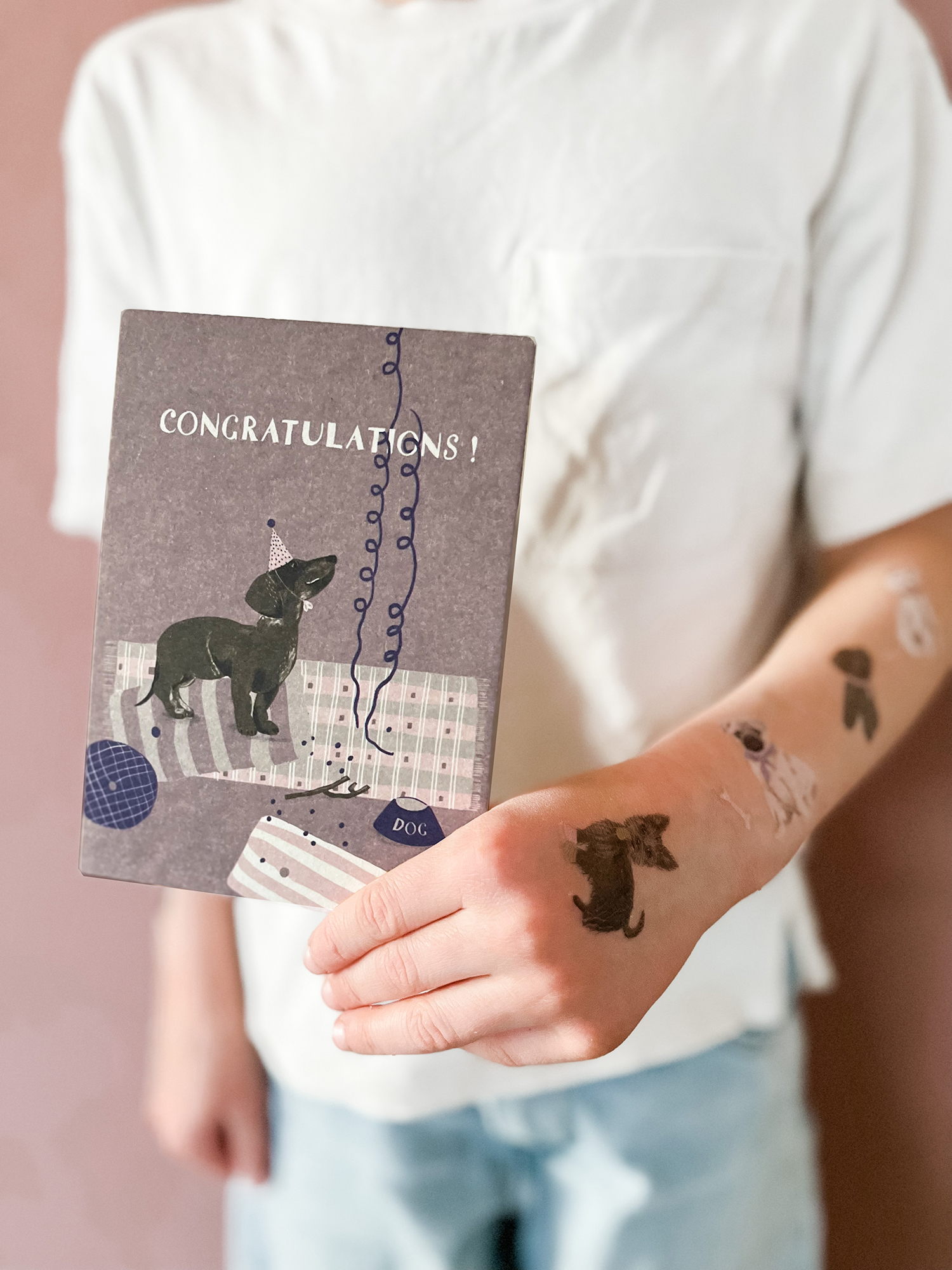 nuukk Bio Kindertattoos / Tattoos, vegan, Motive: Hunde, Pudel, Dackel, Mops / Grußkarte mit Dackel