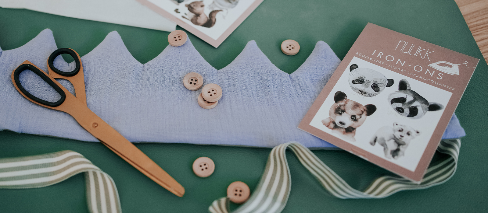 Anleitung-geburtstagskrone-buegelbilder-nuukk-step1-web Geburtstagskrone für Geburtstagskind, Nähanleitung, Bügelbilder, Bär, selber nähen, Schnittmuster