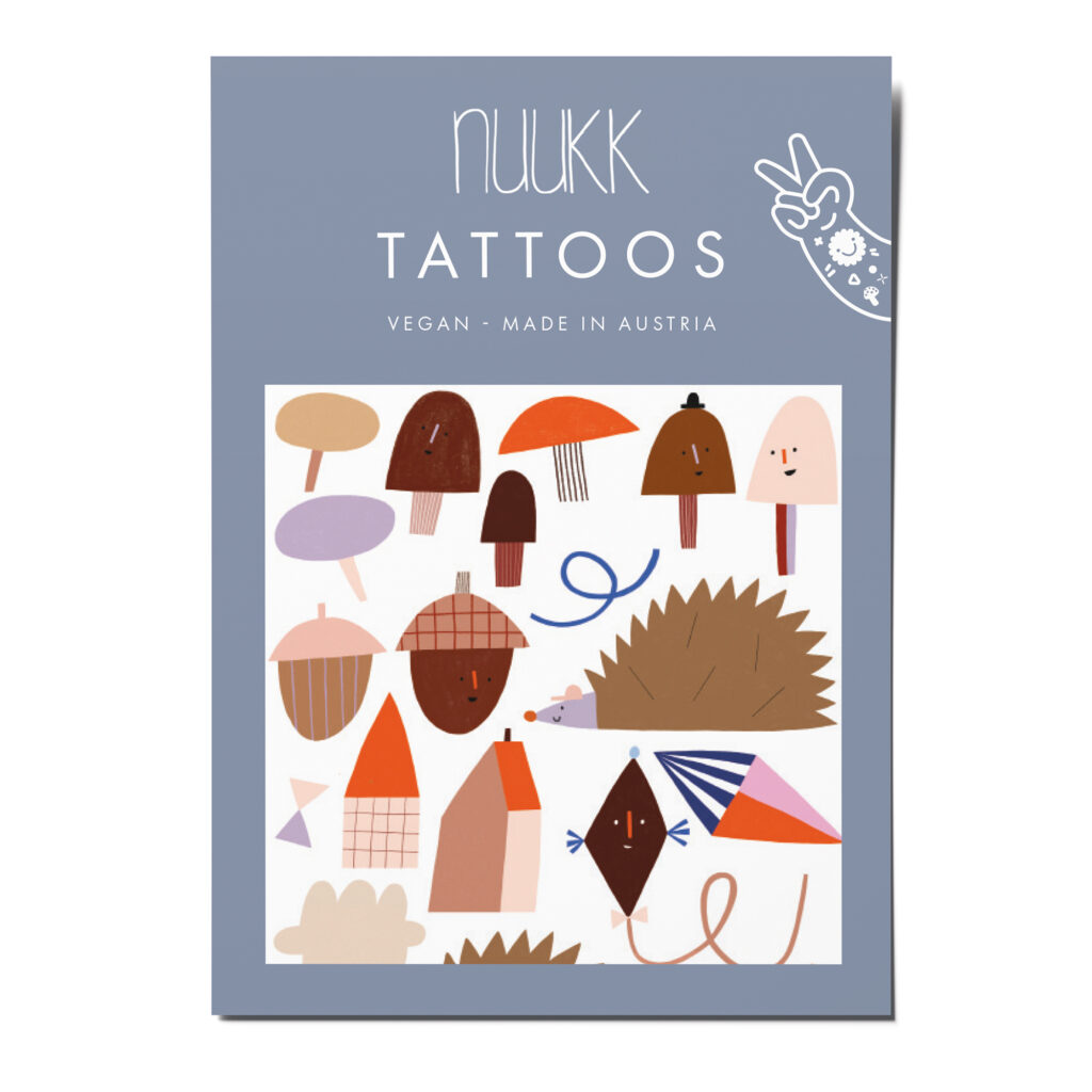 nuukk nachhaltige Kindertattoos “Igel”: mit Illustrationen von Anna Katharina Jansen. Herbstliche Motive, wie Eicheln, Drachen, Pilze und Wolken.