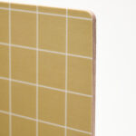 Frühstücksbrettchen Grid Gelb, schneidebrett detailaufnahme, rueckseite, furniertes holz