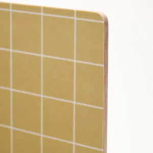 Frühstücksbrettchen Grid Gelb, schneidebrett detailaufnahme, rueckseite, furniertes holz