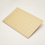 Frühstücksbrettchen Grid Gelb, nuukk, kleines Schneidebrett / Frühstücksbrettchen, laminiertes Birkenfurnier. Motive: hellgelb weiß Grid