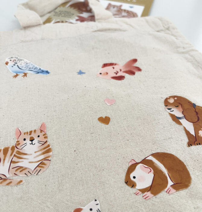 nuukk Bügelbilder anbringen, Löcher stopfen, Flecken kaschieren, Motive: Goldfisch, Katze, Hund, Wellensittich, Haustiere