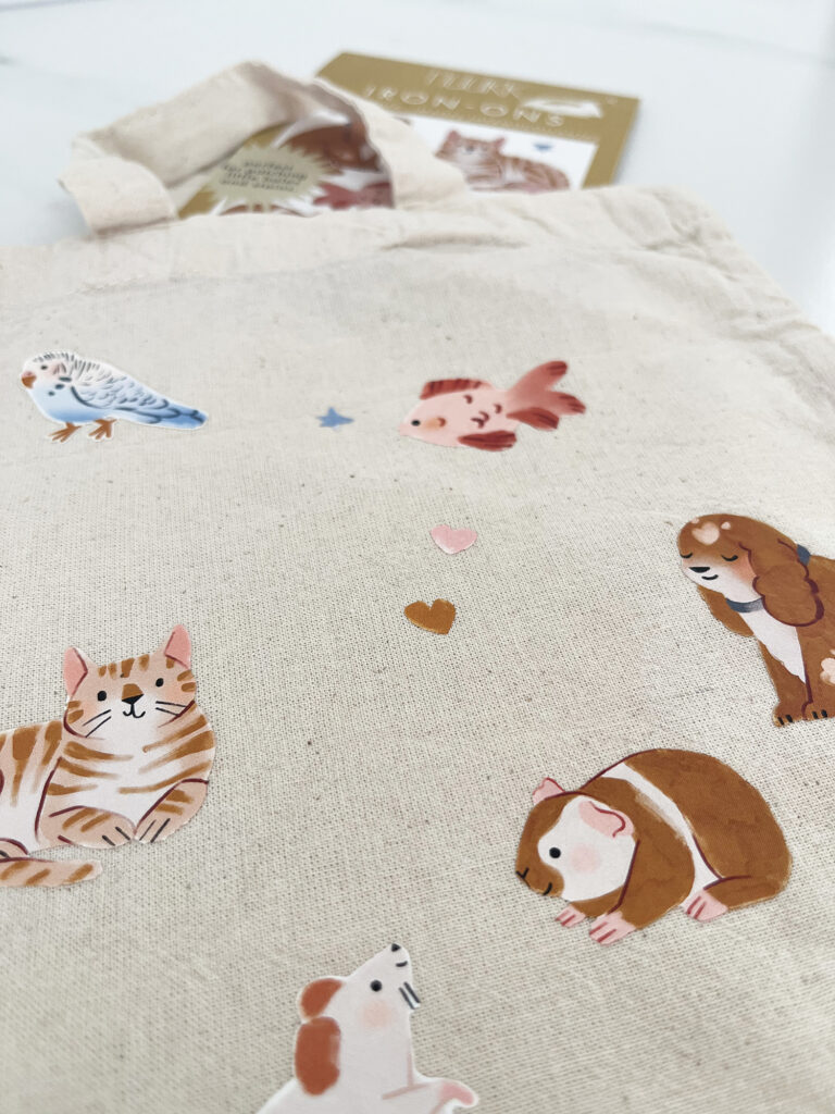 nuukk Bügelbilder anbringen, Löcher stopfen, Flecken kaschieren, Motive: Goldfisch, Katze, Hund, Wellensittich, Haustiere