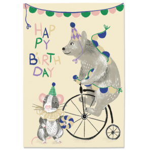 Diese niedliche Postkarte zeigt einen Bären und eine Maus mit Partyhut im Zirkus. Gedruckt auf stabile Holzschliffpappe, perfekt für besondere Glückwünsche zum Schulanfang.