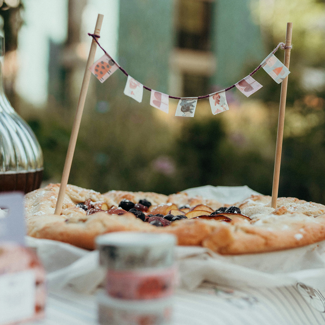 Sommerparty, nuukk, Sommerparty für Kinder, Wimpelkette mit Washitape, Kuchentopper selber machen