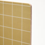 Frühstücksbrettchen Grid Gelb, Schneidebrettchen mit Grid-Muster, gelb weiß kariert, Frühstücksbrettchen, hellgelb, laminiertes Birkenfurnier
