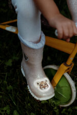 Reflektierende Sticker mit Löwen auf Gummistiefel für Kinder.