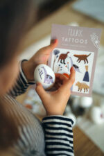 Kindertattoos "Dino Crew", Motive: Triceratops, Vulkan, Stegosaurus, Osternest