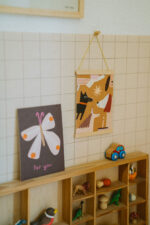 Postkarten von Anna Katharina Jansen auf dicke Holzschliffpappe gedruckt. Motive: Schmetterling, Hunde. Bilderleiste DIY