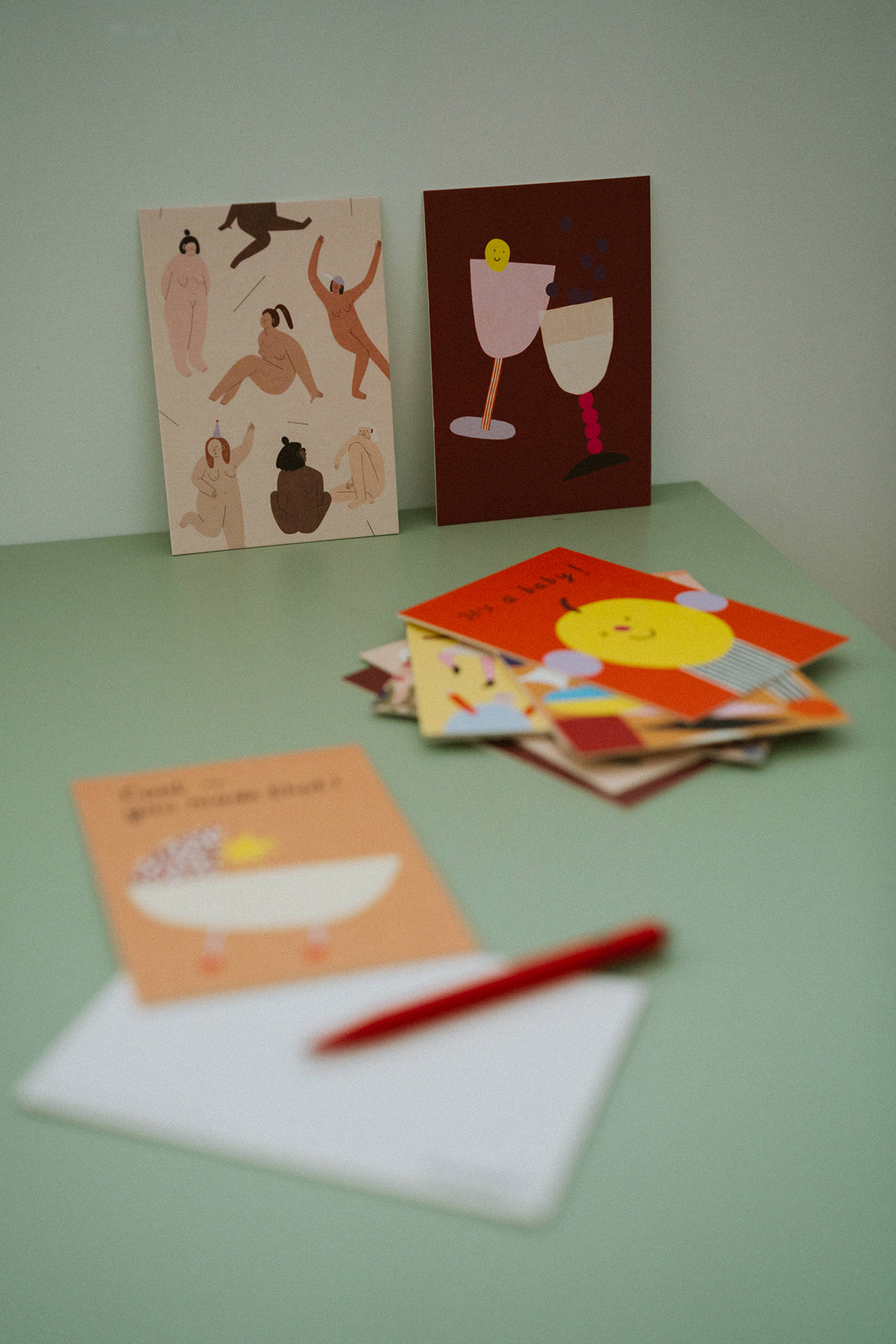 Postkarten von Anna Katharina Jansen auf dicke Holzschliffpappe gedruckt. Baby, Geburtskarte, Geburt