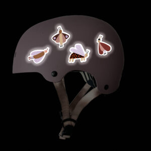 Reflektierende Sticker Flatterfreunde. Reflektierende Aufkleber auf Fahrradhelm. Motive: Schmetterlinge