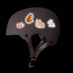 Reflektierende Sticker “Haustiere”. Reflektierende Aufkleber auf Fahrradhelm. Motive: Hund, Hase, Goldfisch, Katze