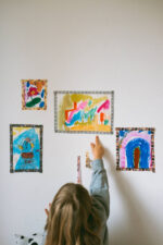 Bilder mit Washitape an der Wand befestigen, buntes Washi Tape, Washi Tape Bilderrahmen