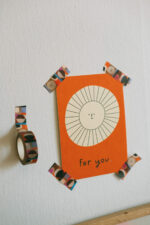 Bilder mit Washitape an der Wand befestigen, buntes Washi Tape Hohoho, Masking Tape