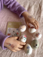 Kindertattoos Osterhase, Ostereier mit Kindertattoos verzieren, Hasenmotive, Ostereier mit Blumenmotiv