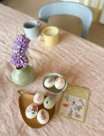 Kindertattoos Osterhase, Ostereier mit Kindertattoos verzieren, Hasenmotive, Ostereier mit Blumenmotiv, Ostertisch